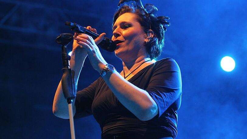 AnNa R. 2013 auf der Bühne in Berlin. AnNa R. 2013 auf der Bühne in Berlin.