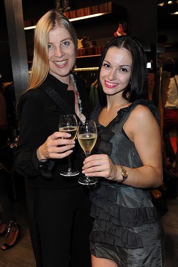 Tamara Wacke mit Emilia Arata.