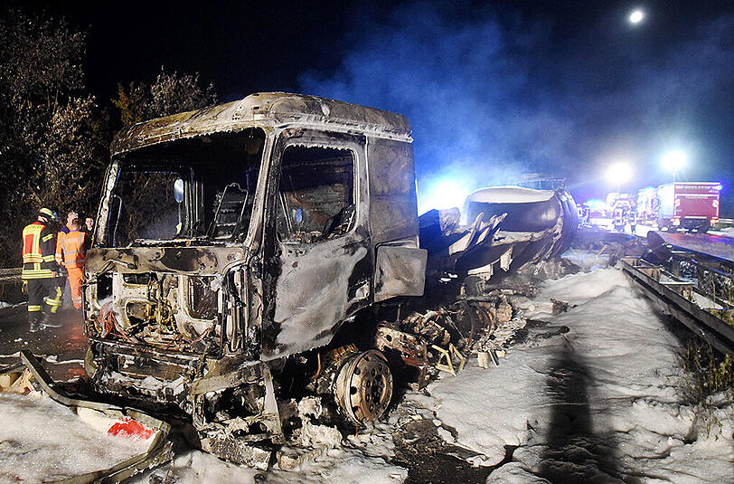 Ein voll beladener Tanklastzug ist auf der Autobahn 67 nahe dem hessischen Pfungstadt in Flammen aufgegangen und ausgebrannt.