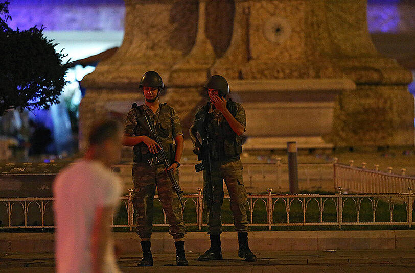 Ausnahmezustand nach Putschversuch in der Türkei am Freitagabend. Die Bilder.