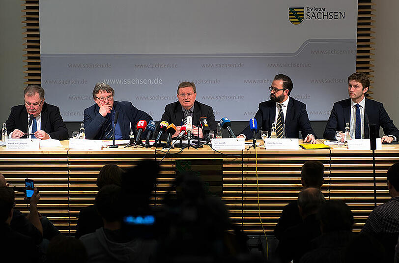 Pressekonferenz zum al-Bakr-Selbstmord: Verantwortungsträger, die keine Verantwortung übernehmen.