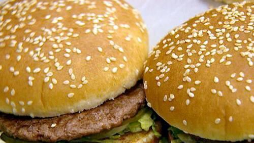 Auch in den Mittelmeerländern sind Hamburger immer beliebter Auch in den Mittelmeerländern sind Hamburger immer beliebter