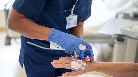 Auch ausl&auml;ndische Frauen arbeiten in Deutschland h&auml;ufig in Engpassberufen. (Archivbild)