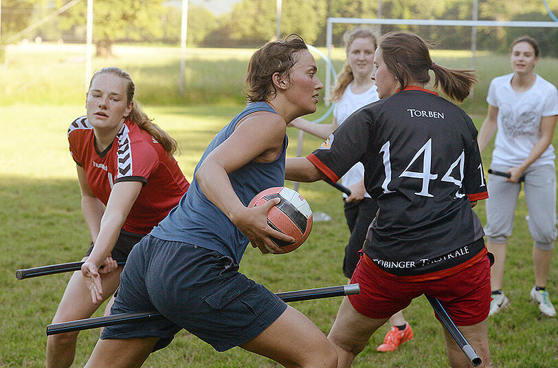 Bilder vom Quidditch-Training in Freiburg. In Frankfurt steht bald die Weltmeisterschaft an.