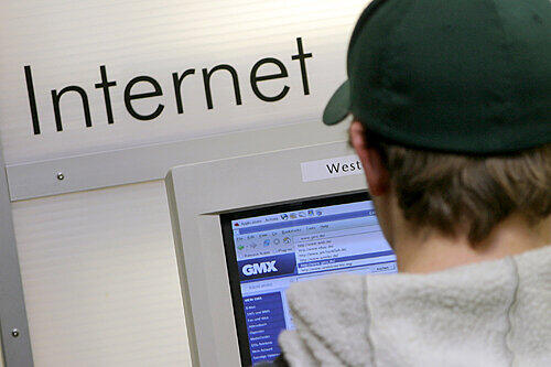 Vorsicht beim Surfen: Dubiose Dienstleistungen im Internet arbeiten oft mit versteckten, horrenden Gebühren.