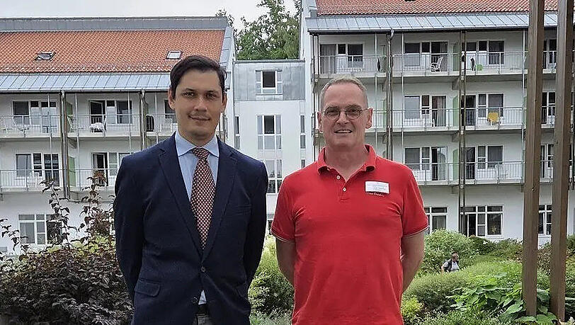 Edgar Villegas, Facharzt für Orthopädie (links) und Chefarzt Hans-Christian Gelberg.