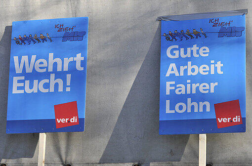 Warnstreik auf der Hackerbrücke: Die Gewerkschaft Verdi fordert von der Telekom 6,5 Prozent mehr Lohn.