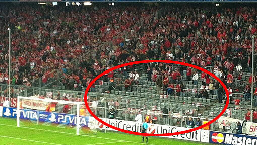 Aus Protest gegen die neuen Sicherheitsbestimmungen blieben schon beim Spiel gegen Valencia 400 Plätze in der Südkurve leer. Aus Protest gegen die neuen Sicherheitsbestimmungen blieben schon beim Spiel gegen Valencia 400 Plätze in der Südkurve leer.