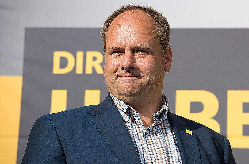 Der FDP-Politiker Dirk Hilbert hat die Oberbürgermeisterwahl in Dresden gewonnen.
