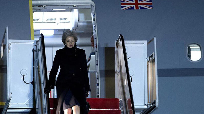 Die britische Premierministerin Theresa May nach der Landung auf der Andrews Air Force Base bei Washington.