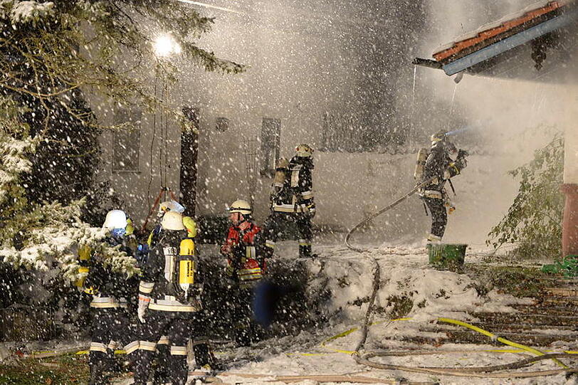 Wohnhausbrand in Unterwössen: Die Bilder vom Einsatz
