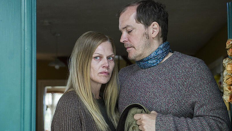 "Unschuldig": Marion (Anna Loos) und Uwe Mosbach (Godehard Giese) geraten unter Druck "Unschuldig": Marion (Anna Loos) und Uwe Mosbach (Godehard Giese) geraten unter Druck