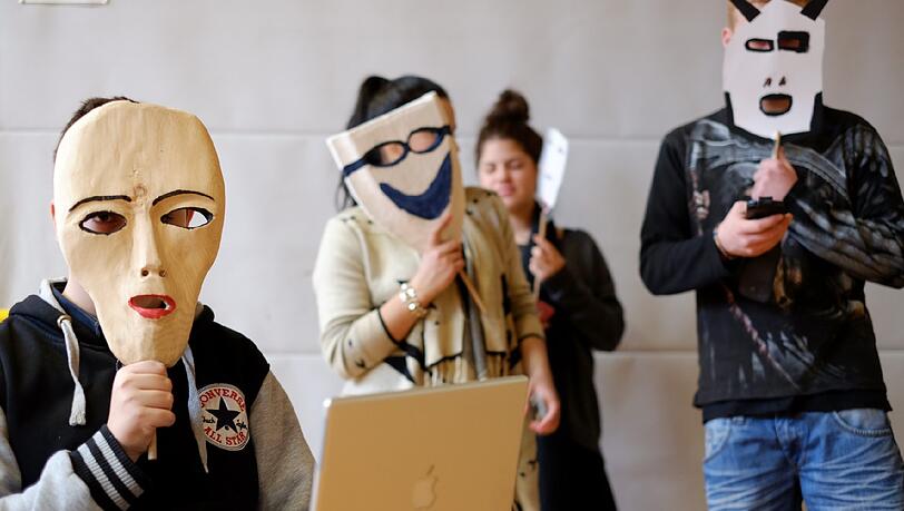 Die Uraufführung "Von Angesicht zu Angesicht - Face to Face" ist am 25. Februar.