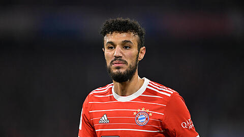 Noussair Mazraoui musste wegen einer Entzündung im Herzbeutel wochenlang geschont werden. (Archivbild)