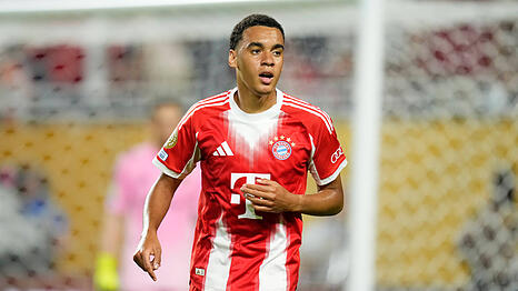 Jamal Musiala wird künftig mit der Nummer "10" beim FC Bayern auflaufen.