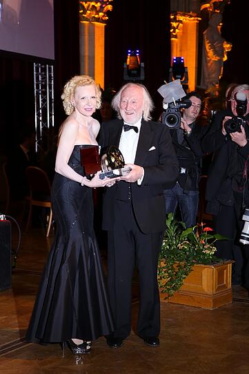 Sunnyi Melles und Karl Merkatz