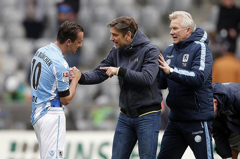 Michael Liendl (l.) kam im Sommer noch vor der Amtszeit von Trainer Benno Möhlmann (m.) und SPortchef Oliver Kreuzer (r.) zu den Löwen. Weitere Neuzugänge sollen folgen.