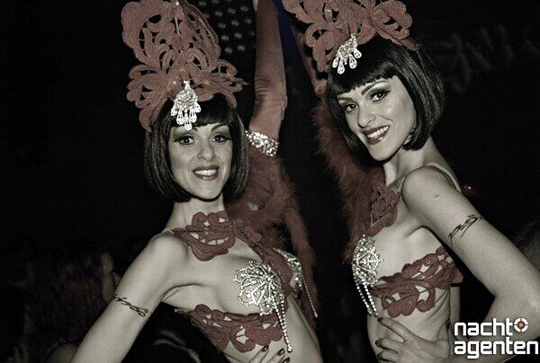 Beim "Honey Bunny" im Jack Rabbit war am Freitag viel nackte Haut zu sehen. Mehr Bilder unter:  www.nachtagenten.de