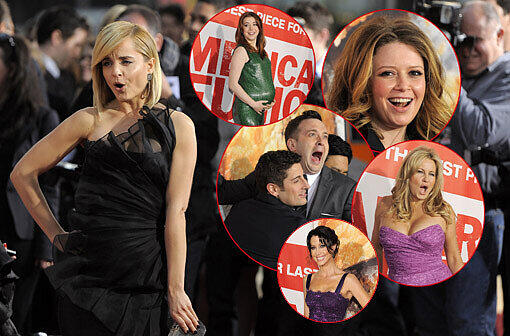 Der vierte Teil des us-amerikanischen Teenie-Klassikers "American Pie" hat in Los Angeles Premiere gefeiert - und Jason Biggs, Tara Reid, Chris Klein, Mena Suvari und Sean William Scott sind alle wieder mit dabei. Der vierte Teil in Original-Besetzung wird im April 2012 auch in Deutschland unter dem Titel "American Reunion - Das Klassentreffen" auf der Leinwand erscheinen. Sehen Sie hier die besten Bilder vom roten Teppich des legendären Chinese Theatres in Hollywood.