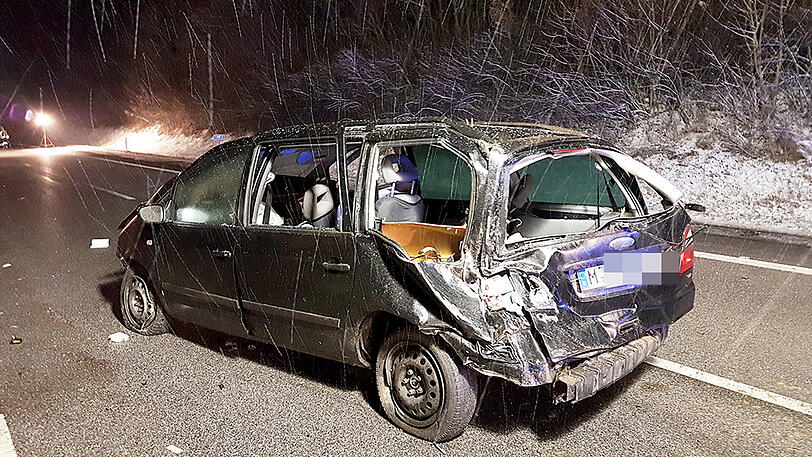 Bei dem Unfall auf der A9 kan eine 14-Jährige ums Leben.
