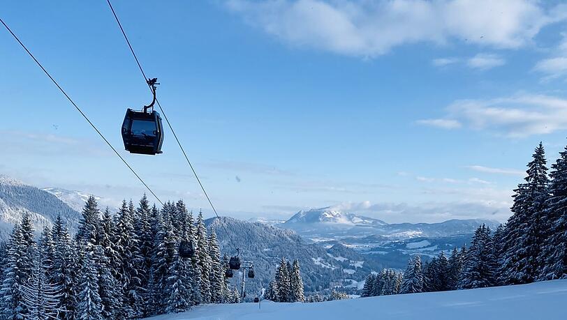 So sah's knapp vor einem Jahr am Söllereck in Oberstdorf aus und so sieht es jetzt wieder aus. So sah's knapp vor einem Jahr am Söllereck in Oberstdorf aus und so sieht es jetzt wieder aus.