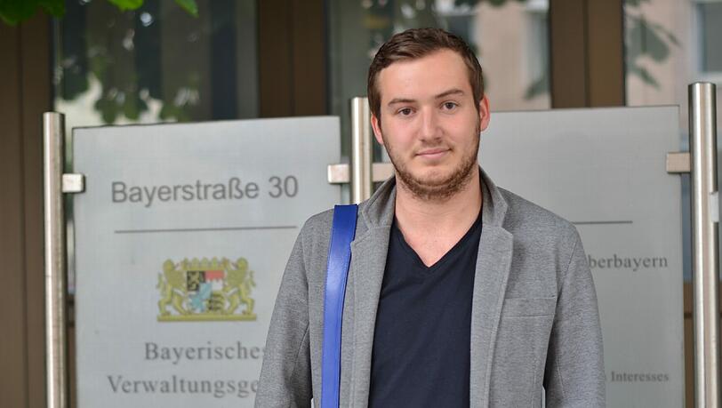 Wollte sich das Taxi sparen und muss jetzt 53 Euro für eine Fahrt im Polizeiauto zahlen: der Jurastudent Marinus Z. Wollte sich das Taxi sparen und muss jetzt 53 Euro für eine Fahrt im Polizeiauto zahlen: der Jurastudent Marinus Z.