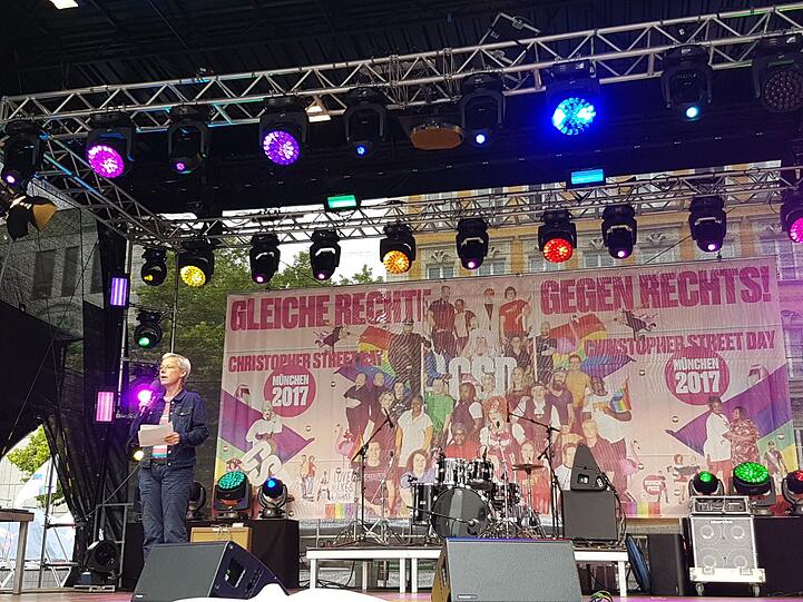 Die Bilder vom CSD auf dem Marienplatz und der Parade.