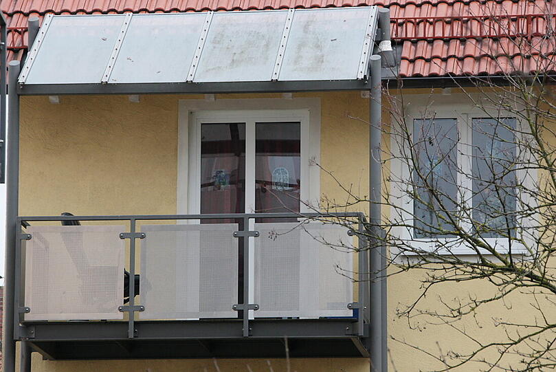 Heftiger Streit an Silvester: Ein 22 Jahre alter Mann soll im oberbayerischen Mühldorf seine Freundin getötet haben. Das Paar hatte sich in der Nacht auf Montag heftig gestritten, wie die Polizei mitteilte. Die Bilder des Tatorts!