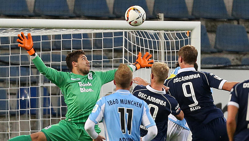 Der 1:1-Ausgleich durch Fabian Klos. Da konnte sich Keeper Stefan Ortega strecken, wie er wollte. Der 1:1-Ausgleich durch Fabian Klos. Da konnte sich Keeper Stefan Ortega strecken, wie er wollte.