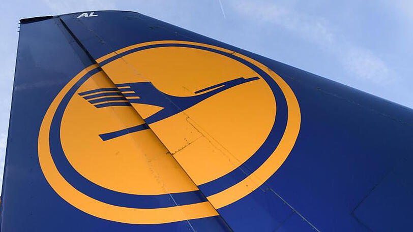 Gemessen an der Zahl der Fluggäste musste der Dax-Konzern damit seine Stellung als Europas größte Fluggesellschaft an Ryanair abtreten.