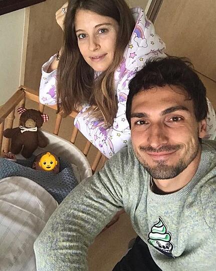 Cathy und Mats Hummels wurden am Donnerstag zum ersten Mal Eltern.