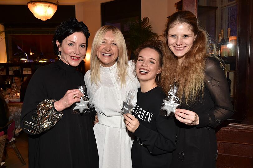 Marisa Burger, Ayse Auth (Haarwerk), Darya Gritsyuk und Stephanie Lexer