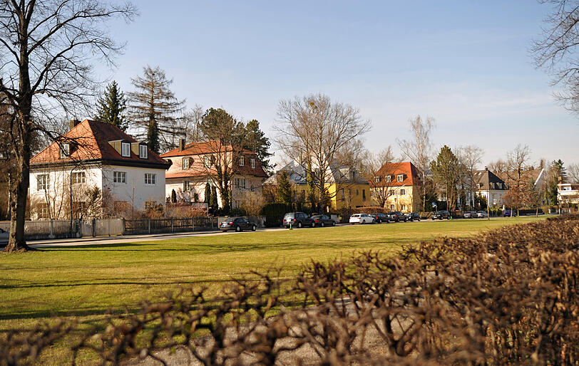 Blick über den Griechenplatz: Im Stadtteil gibt es zahlreiche alte Villen.