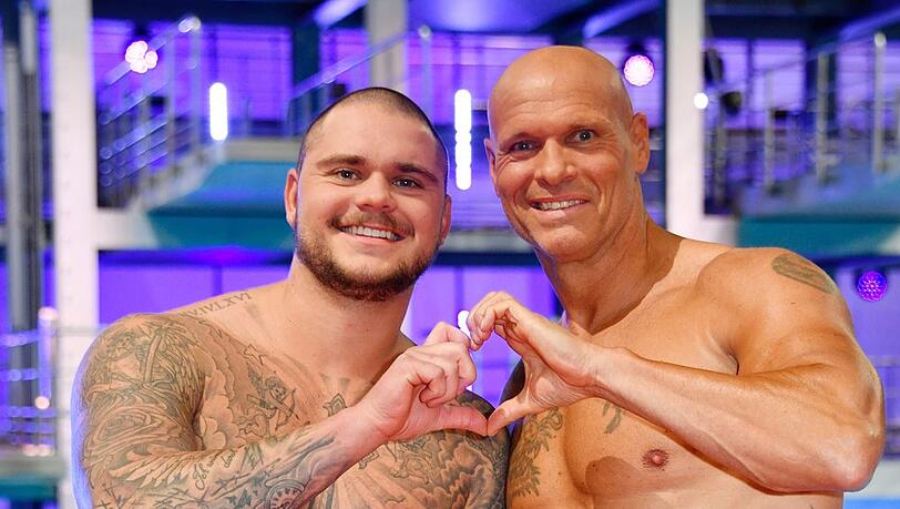 Thorsten Legat und Sohn Nico nehmen an "Prominent verwandt" teil - so harmonisch wie auf diesem Bild geht es zwischen den beiden nicht immer zu. Thorsten Legat und Sohn Nico nehmen an "Prominent verwandt" teil - so harmonisch wie auf diesem Bild geht es zwischen den beiden nicht immer zu.