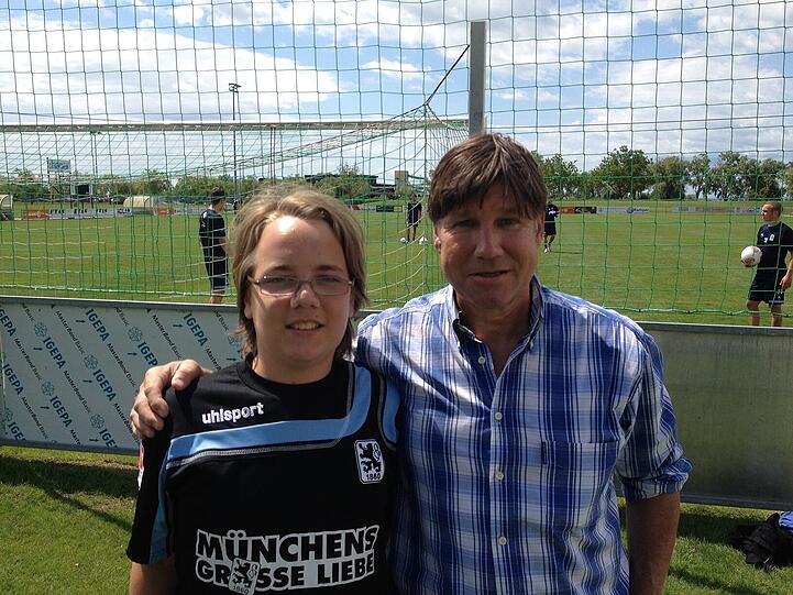 Löwen-Fans auf der Durchreise: Jürgen (r.) und Philipp Pfeiffer