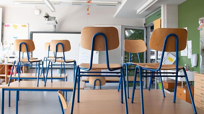 Interessierte Personen sollen für eine Tätigkeit als "Willkommenskraft" in den bayerischen Schulen angeworben werden. (Symbolbild)