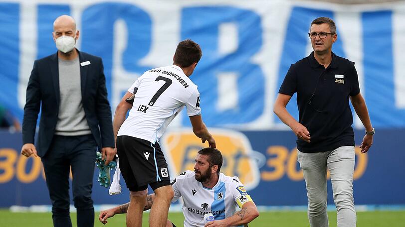 Wie lange schauen die beiden noch zu? Sportchef Günther Gorenzel (links) und Trainer Michael Köllner sind die Hände gebunden.