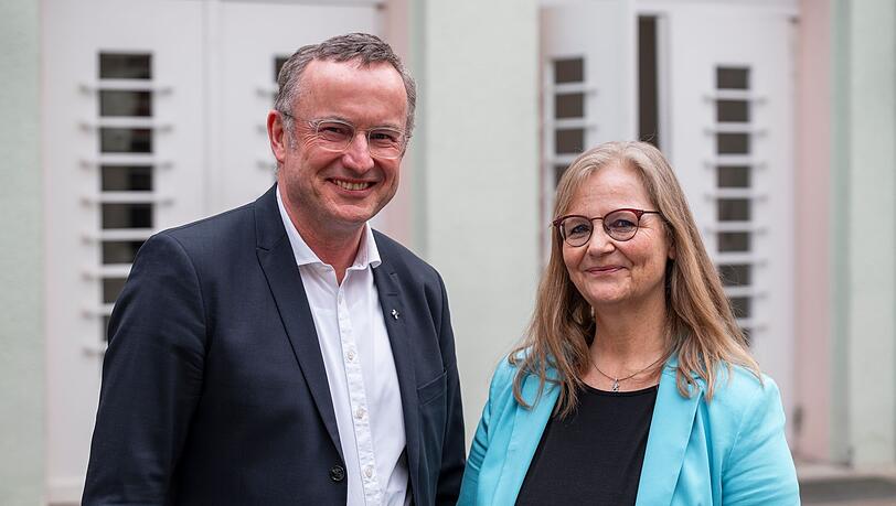 Landesbischof Christian Koppl (l.) und Synodalpr&auml;sidentin Tanja Keller geh&ouml;ren zum Spitzenpersonal der evangelischen Kirche in Bayern.