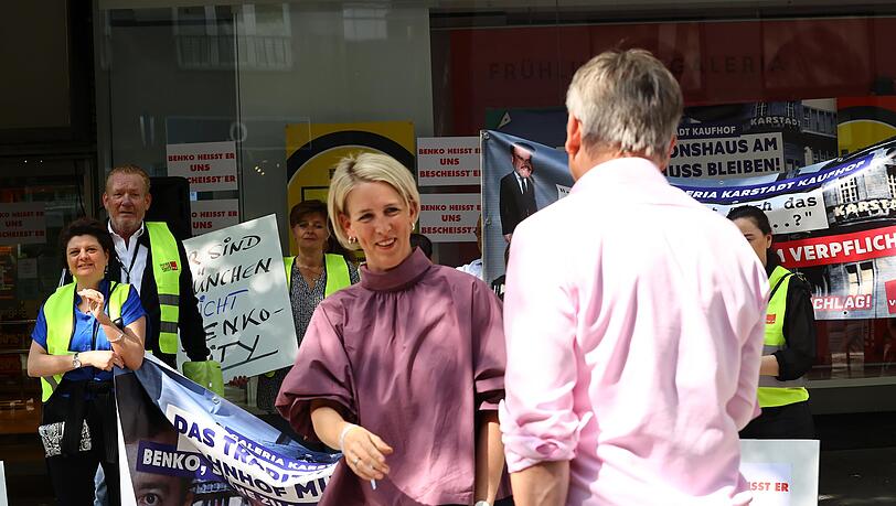 "Sie haben meine Solidarität", sagte Habenschaden zu den Demonstranten. "Sie haben meine Solidarität", sagte Habenschaden zu den Demonstranten.