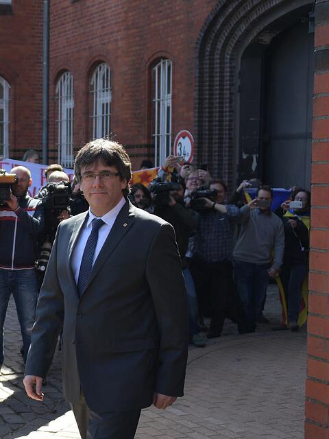 2018 wurde Puigdemont wegen eines spanischen Haftbefehls kurzzeitig in Schleswig-Holstein festgenommen. Nach 13 Tagen konnte er damals die Justizvollzugsanstalt in Neum&uuml;nster wieder verlassen. (Archivbild)