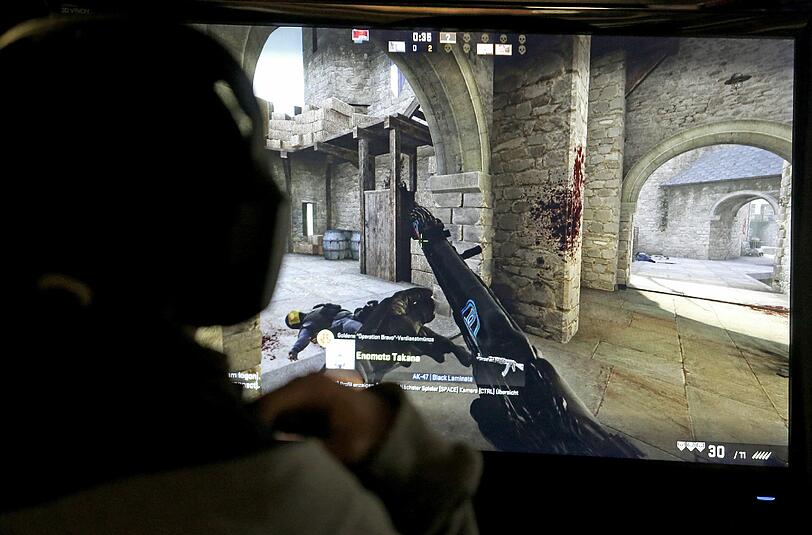 Ego-Shooter, so wie hier "Counter Strike", beinhalten viel Gewalt. Wie beeinflusst das potenzielle Amokläufer?