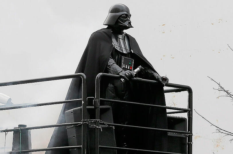 Reden mit der Stimme von Darth Vader: Mit der APp Daubsmash ist das ganz einfach. Mit dem Posten der Videos bei Facebook verstößt man aber eventuell egegen Das Urheberrecht.