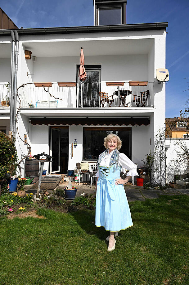 Margot Hellwig wohnt seit 1962 in ihrem Haus im Münchner Südosten Margot Hellwig wohnt seit 1962 in ihrem Haus im Münchner Südosten