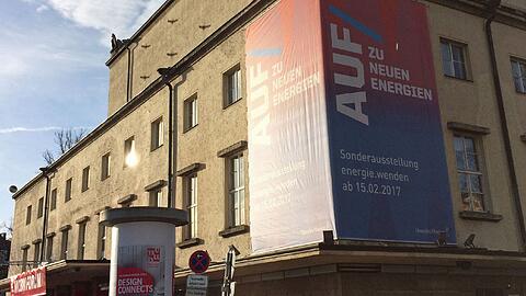 Ein bisserl Leben immerhin zieht jetzt schon wieder ein in den Kongresssaal.
