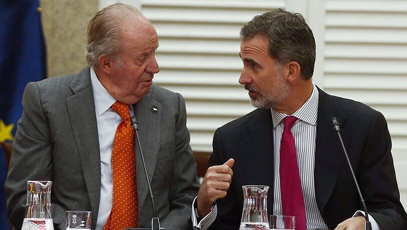Juan Carlos I. und König Felipe VI. bei einem Gespräch 2019. Juan Carlos I. und König Felipe VI. bei einem Gespräch 2019.