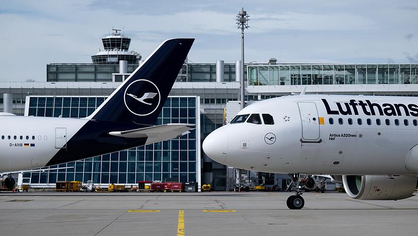 Flugzeuge der Lufthansa am Flughafen München auf dem Rollfeld. (Symbolbild) Flugzeuge der Lufthansa am Flughafen München auf dem Rollfeld. (Symbolbild)