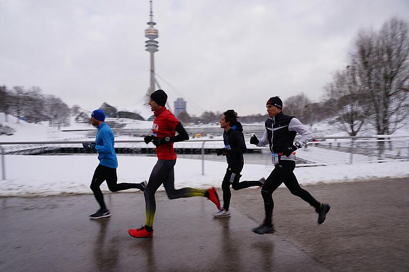 Winterlauf im Olympiapark in München. Hier gibt's die Bilder.