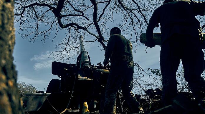Ukrainische Soldaten an der Front in Donezk.