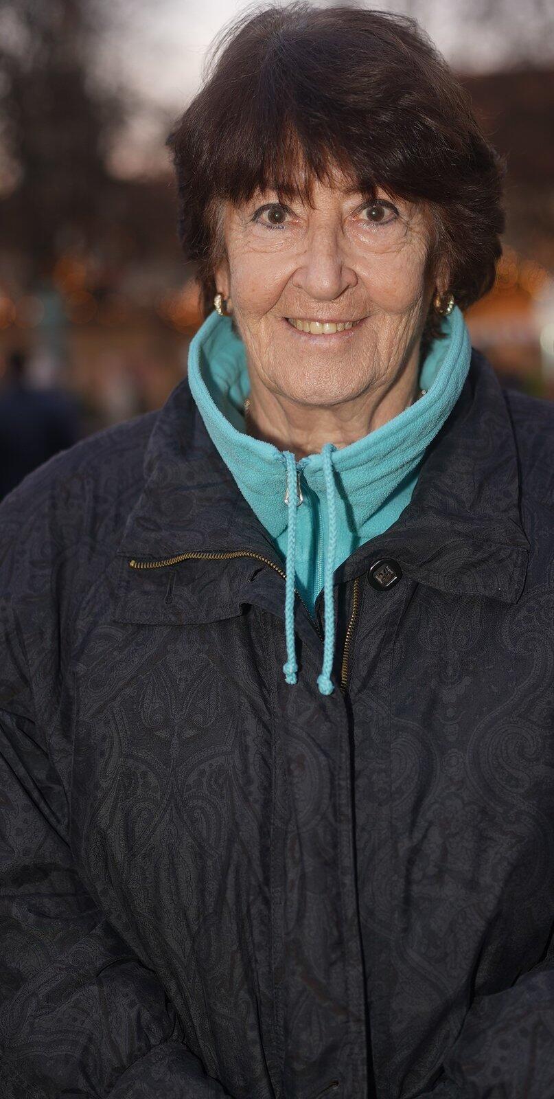 Wilhermine Schmidt (79), Rentnerin. Wilhermine Schmidt (79), Rentnerin.