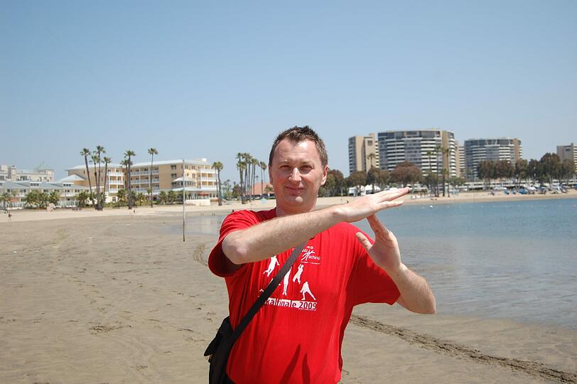 Mihai Paduretu am Strand von Los Angeles.